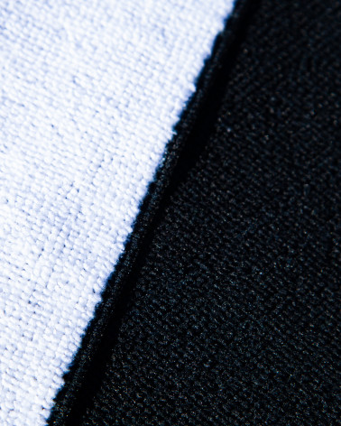 SERVIETTE DE PLAGE EN MICROFIBRE CRÂNE NOIR