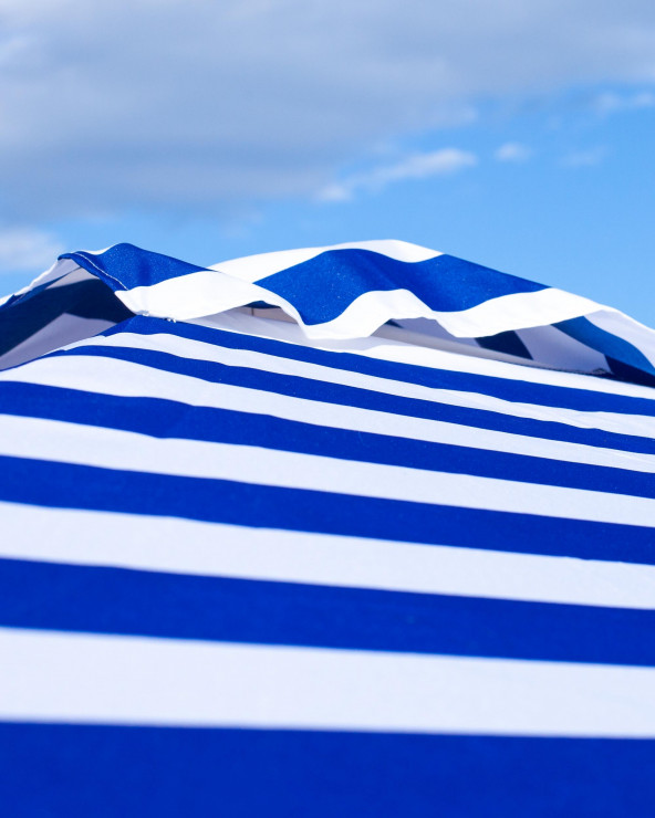 SUN & SURF - GRAND PARASOL DE PLAGE CARRÉ AVEC PROTECTION SOLAIRE UPF30+