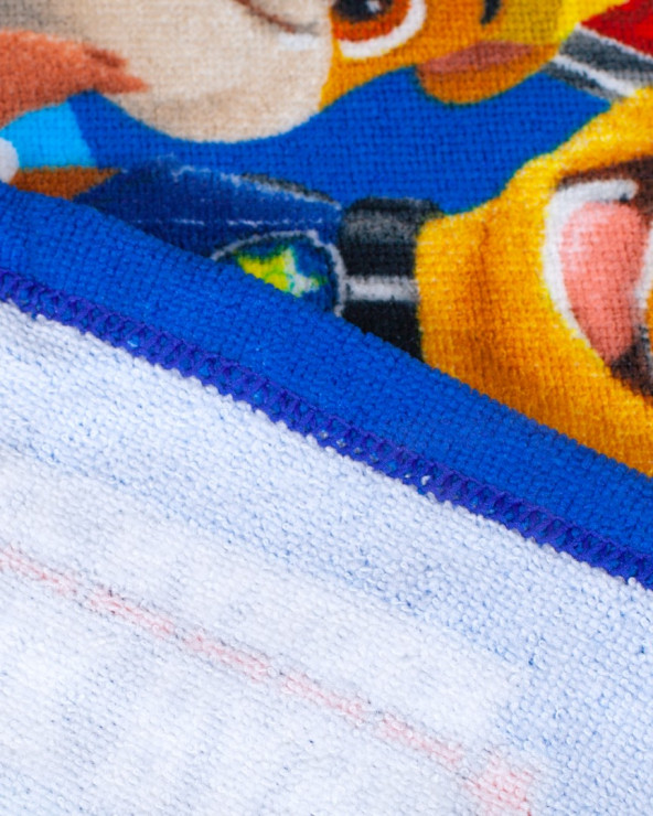 Poncho infantill licencia · 100% microfibra · Sun&Surf